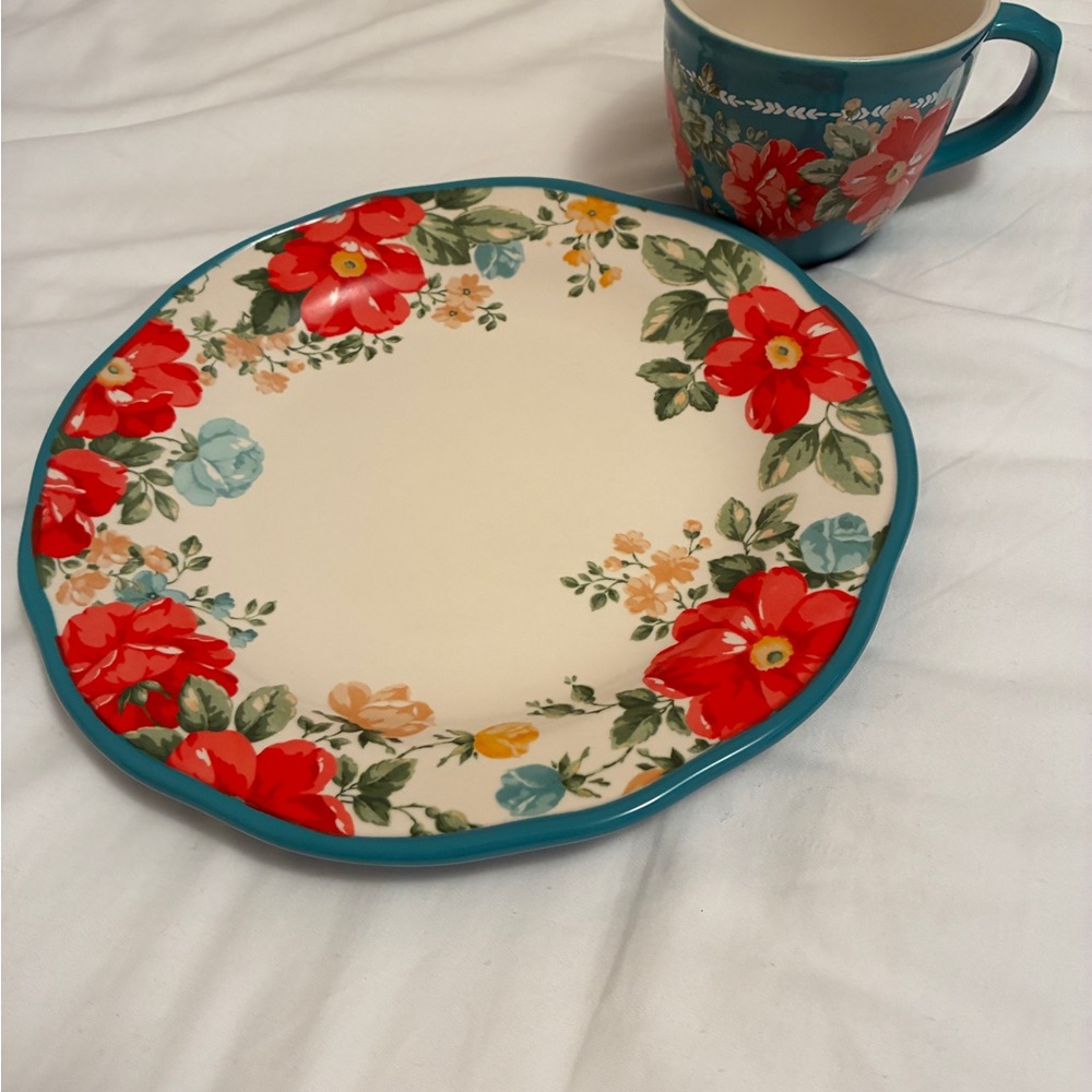 The Pioneer Woman Dinner Plate & Mug